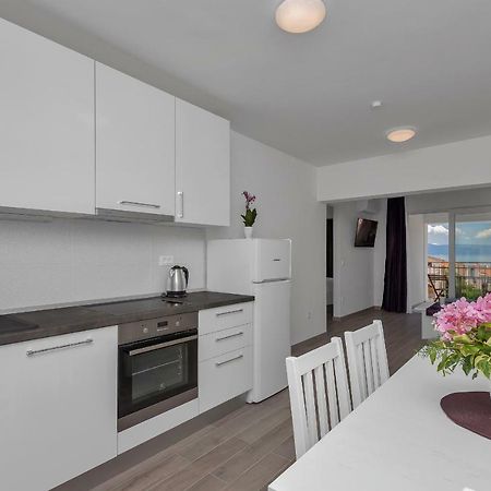 Apartmani Daniela ポドゥゴラ エクステリア 写真
