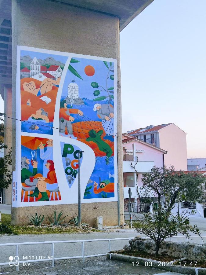 Apartmani Daniela ポドゥゴラ エクステリア 写真