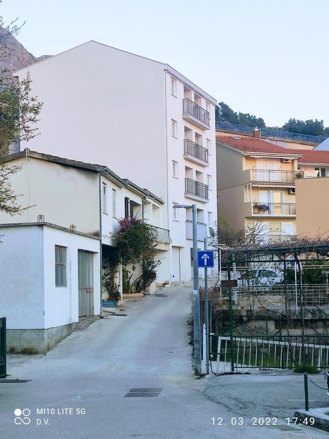 Apartmani Daniela ポドゥゴラ エクステリア 写真