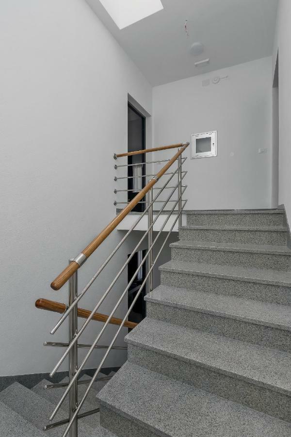 Apartmani Daniela ポドゥゴラ エクステリア 写真