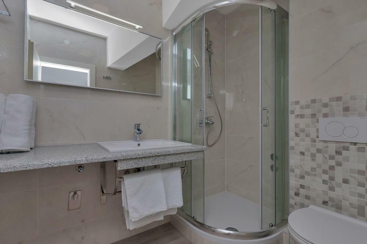 Apartmani Daniela ポドゥゴラ エクステリア 写真