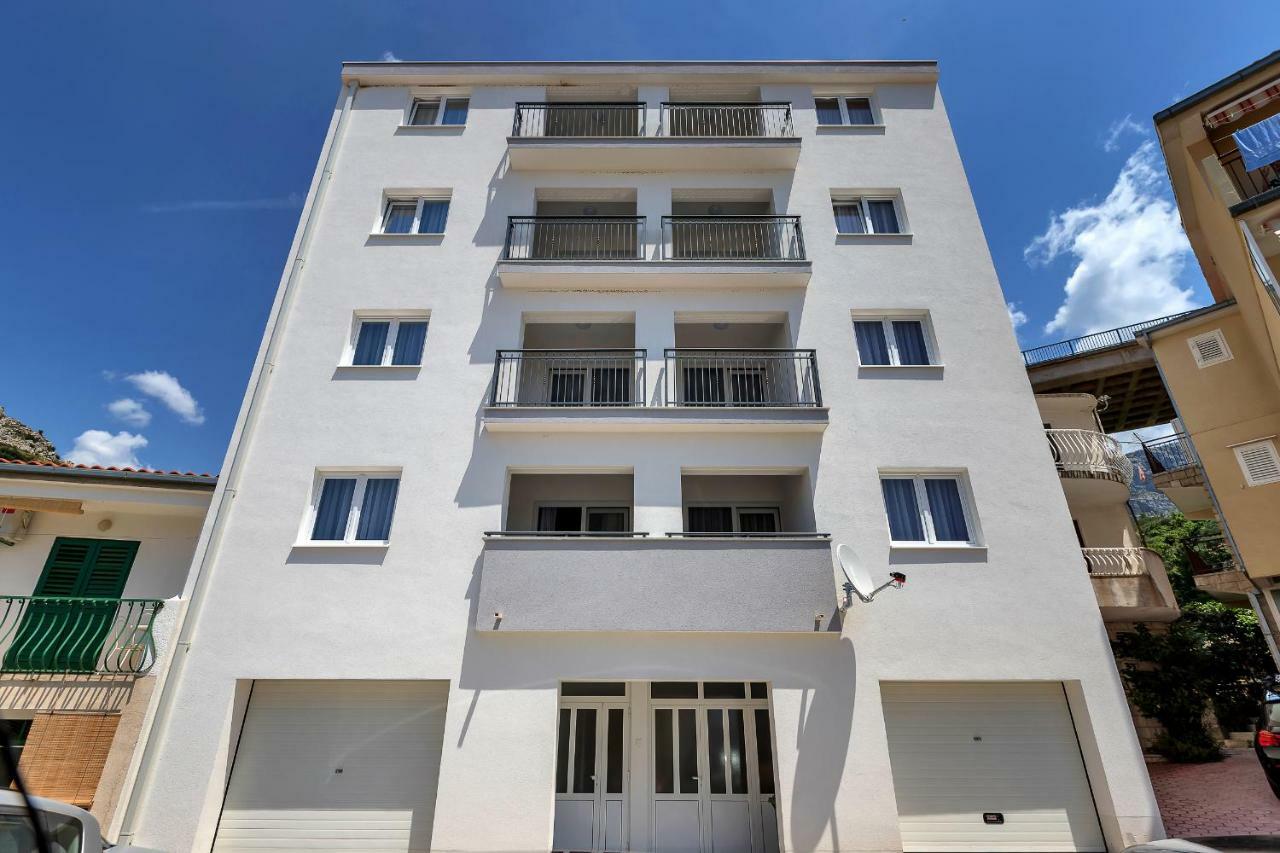 Apartmani Daniela ポドゥゴラ エクステリア 写真