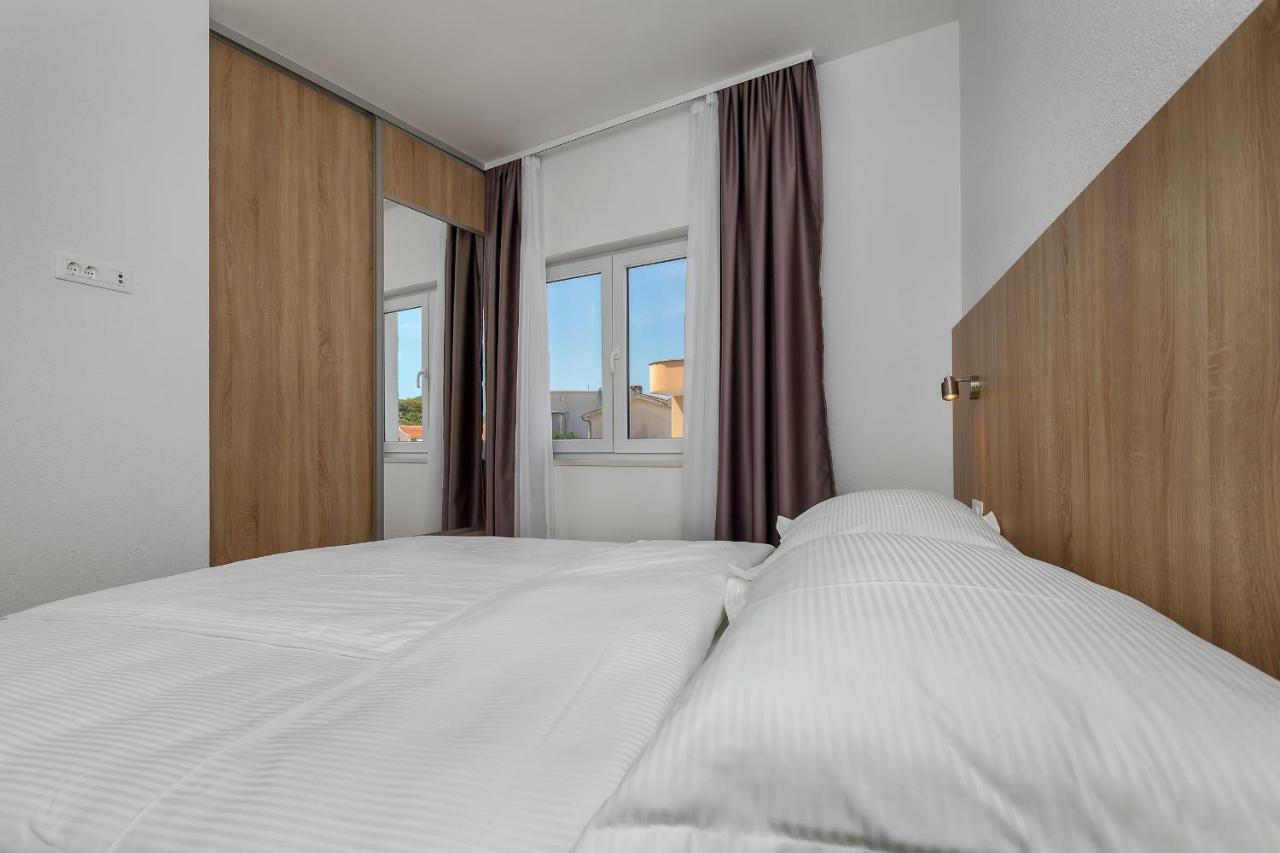 Apartmani Daniela ポドゥゴラ エクステリア 写真