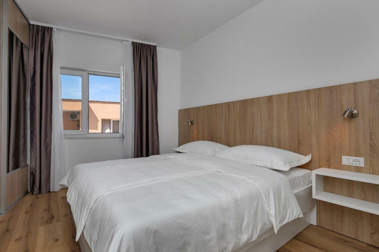 Apartmani Daniela ポドゥゴラ エクステリア 写真