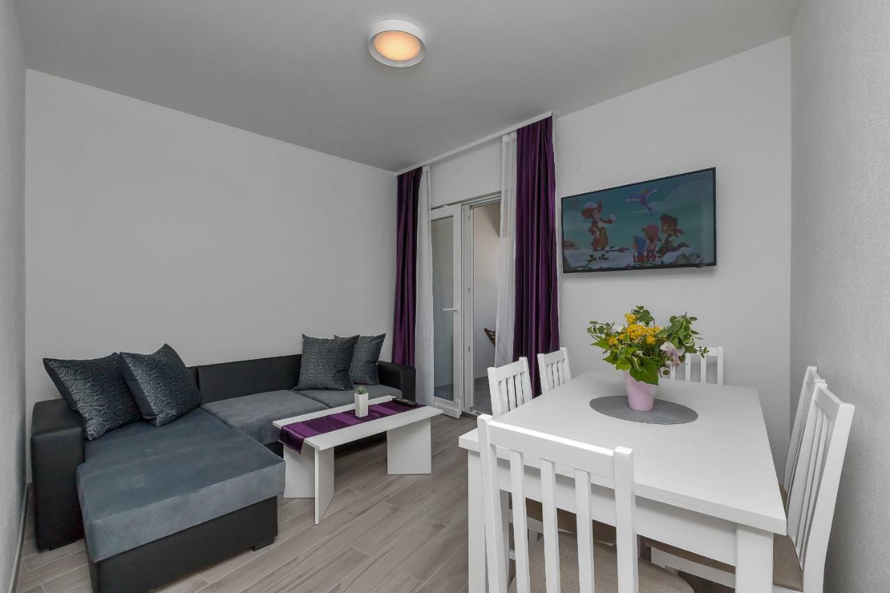 Apartmani Daniela ポドゥゴラ エクステリア 写真